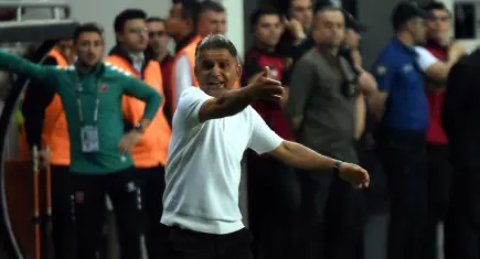 Karşıyaka’da zor süreç: Transfer yasağı ve belirsizlik gündemde