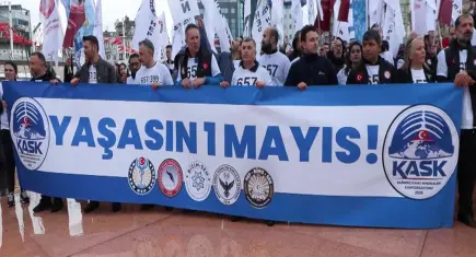 KASK ve HEP-SEN’den Taksim’de 1 Mayıs çıkartması: Yüzde 50 enflasyonla yaşamaya çalışıyoruz