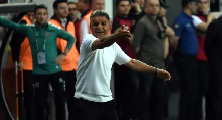 Karşıyaka Taraftarından Basatemür’e Destek: “Yola Devam Edilsin”