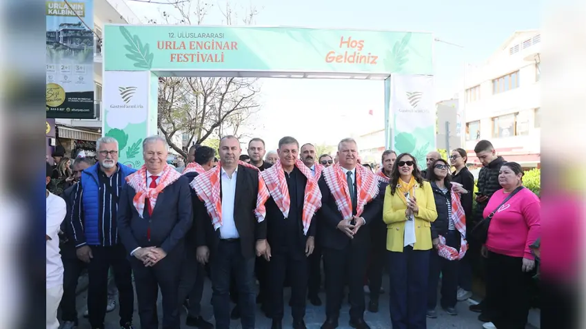 Urla Enginar Festivali coşkuyla başladı: Sokaklar şölene döndü