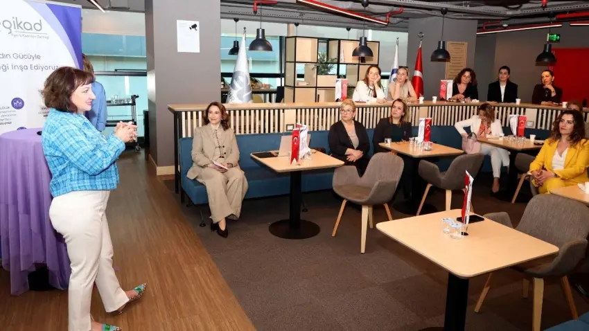 EGİKAD TALKS’ta girişimcilik ve etkili iletişim buluştu haberinin görseli