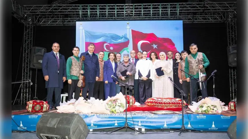 İzmir ve Bakü gönül köprüsü kurdu haberinin görseli