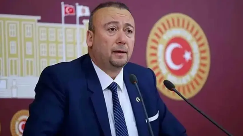 Özkan Yalım, CHP'den ihraç edildi haberinin görseli