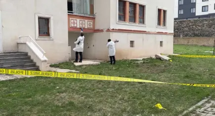 Sosyal medya hesabı açan eşine kızdı, kayınpederinin evine ateş etti