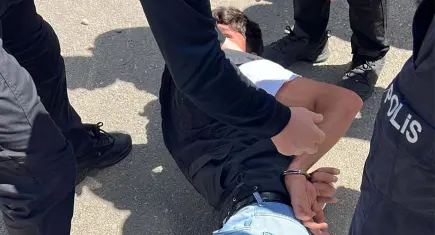 Diyarbakır’da okul önünde silah sesleri: Öğrenciler tahliye edildi, 2 kişi yakalandı