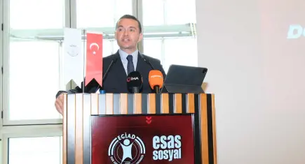 EGİAD Dönüşüm Sahnesi'nde 'Sosyal yatırım' zirvesi