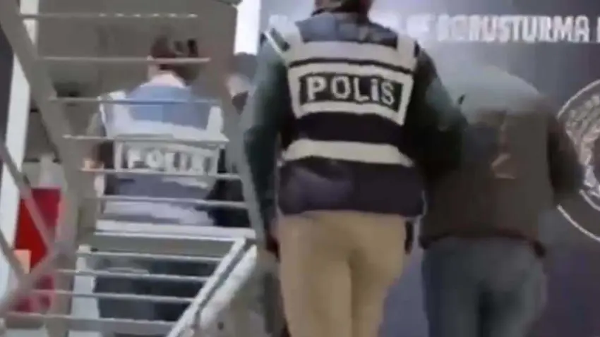 İzmir haber: Uyuşturucu operasyonu 3 şüpheli yakalandı haberinin görseli