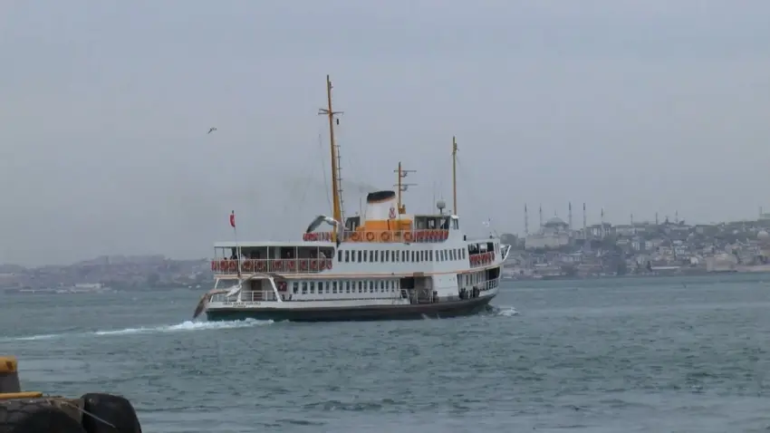 Kadıköy vapurunda kayıp yolcu alarmı: Çantası bulundu kendisinden haber yok haberinin görseli