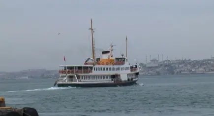 Kadıköy vapurunda kayıp yolcu alarmı: Çantası bulundu kendisinden haber yok