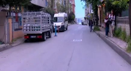 Kahvehanenin önünde silahlı saldırı: 3 yaralı