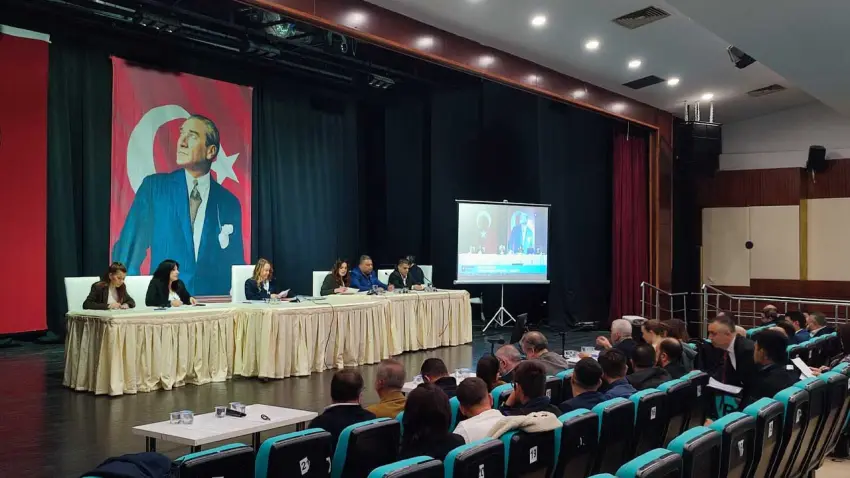 Konak Meclisi’nde 'komisyon' krizi haberinin görseli