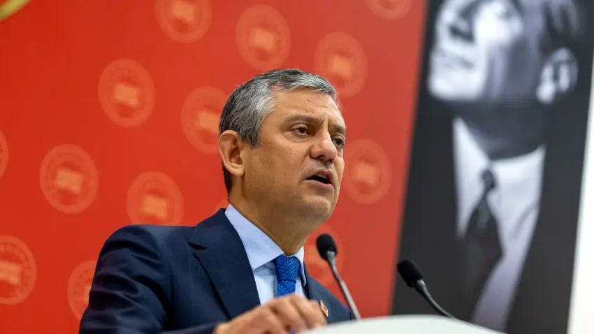 Özgür Özel, CHP’nin yeni saha stratejisini açıkladı haberinin görseli
