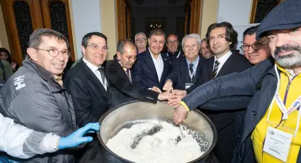 Tugay’dan pilav gününde nostaljik buluşma