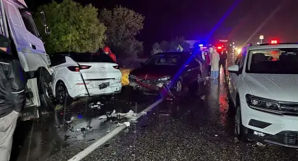 Uşak’ta 7 araçlı zincirleme kaza: Aynı aileden 4 kişi hayatını kaybetti