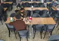 2 porsiyon kanat yediler, hesabı ödemeden kaçtılar: Yarım ayranı da yanında götürdü