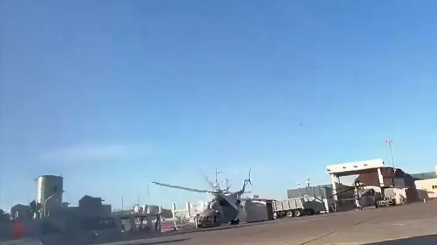 Askeri helikopter kalkıştan saniyeler sonra yere çakıldı haberinin görseli