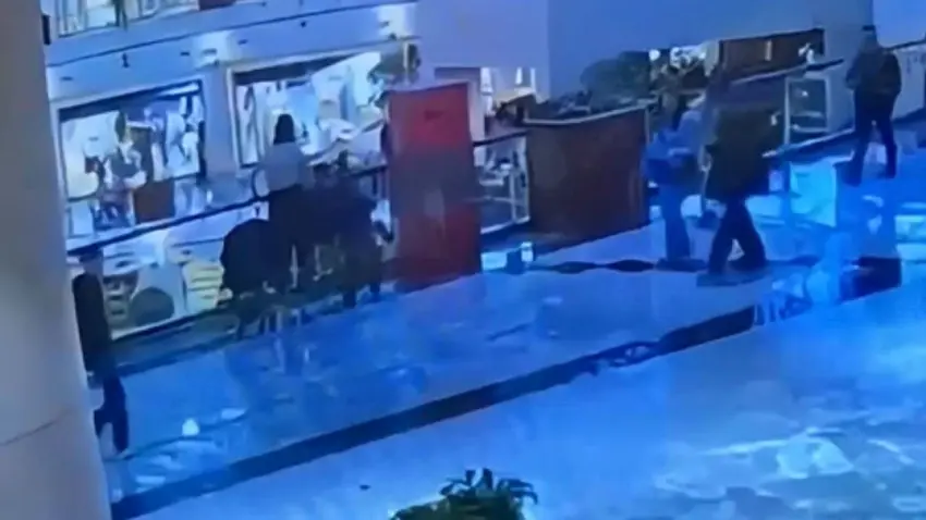 AVM’de bebek arabasından hırsızlık: 10 yaşındaki şüphelinin 92 suç kaydı çıktı haberinin görseli