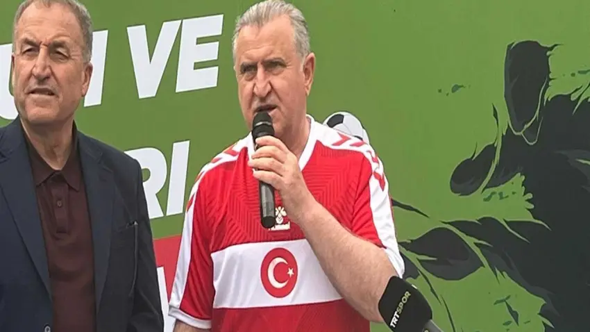 Bakan Bak'tan A Milli Takım'a Dünya Kupası mesajı: Bizim çocuklara Amerika'da başarılar diliyoruz haberinin görseli