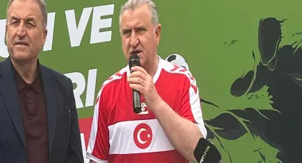 Bakan Bak'tan A Milli Takım'a Dünya Kupası mesajı: Bizim çocuklara Amerika'da başarılar diliyoruz