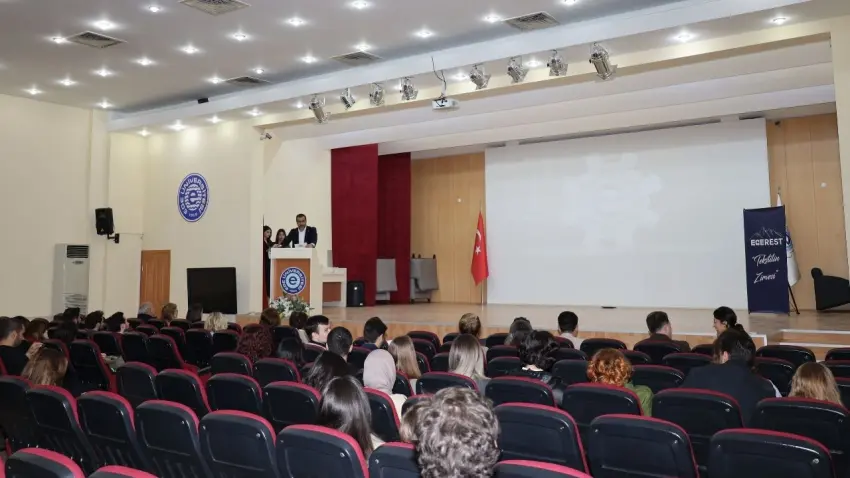 Başkan Bağcı, tekstil mühendisliğinin stratejik önemini vurguladı haberinin görseli