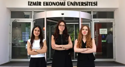 İEÜ Hukuk Fakültesi öğrencilerinden Rekabet Hukuku Yarışmasında ikincilik
