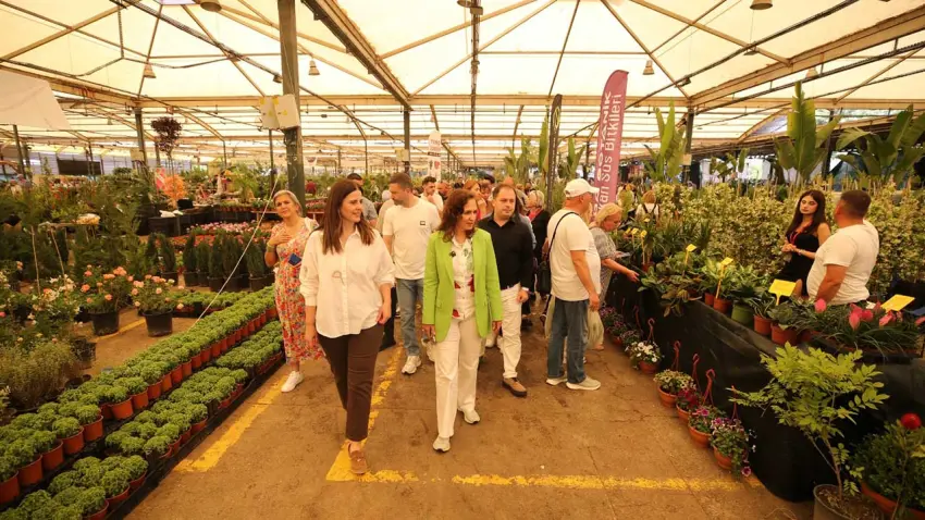 Karşıyaka’da baharın en renkli buluşması: Çiçek Festivali başlıyor haberinin görseli