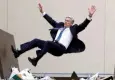 Trump’tan Powell’a yapay zekalı gönderme: Powell’ı çöpe attı!