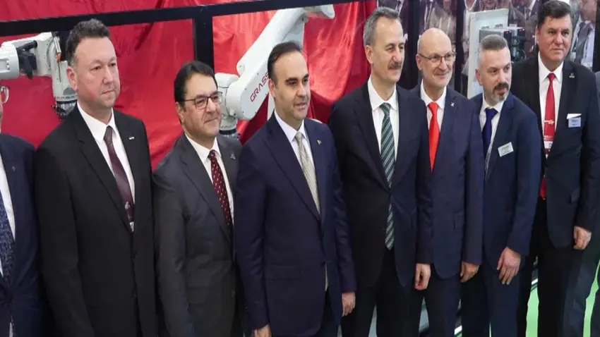 Bakan Kacır: 12 milyar dolar düzeyinde olan potansiyel dış ticaret açığını kapama imkanına sahip olacağız haberinin görseli