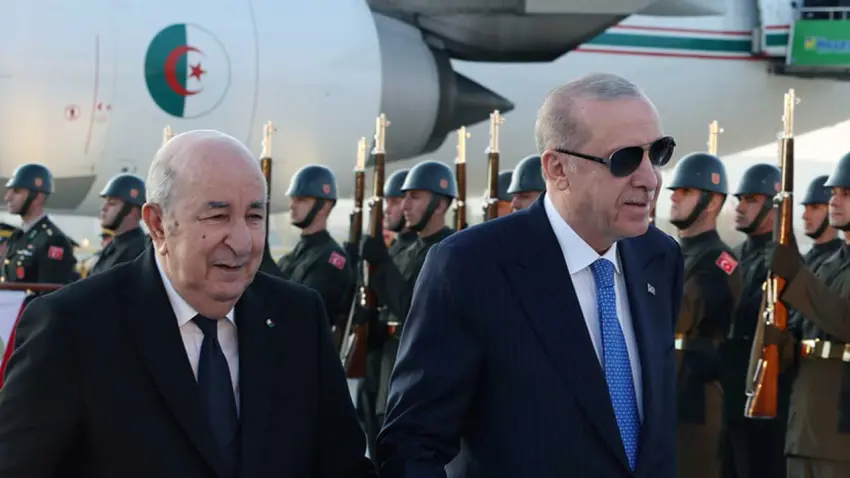 Cumhurbaşkanı Erdoğan, Cezayir Cumhurbaşkanı Tebbun'u karşıladı haberinin görseli