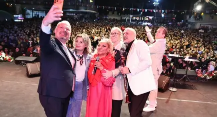 Menemen’de Hıdırellez coşkusu meydanlara taştı