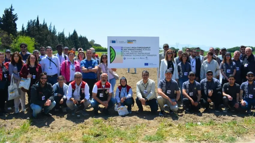 PHENOWEX Tarla Günü’nde dijital tarım teknolojileri tanıtıldı haberinin görseli