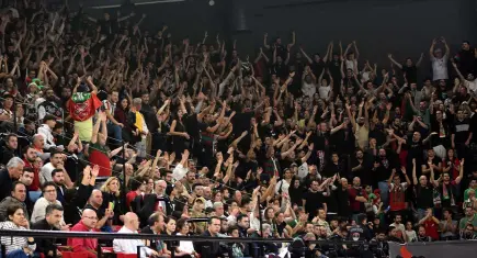 Karşıyaka lig için parkeye çıkıyor