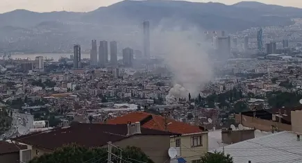Konak'ta yangın paniği!