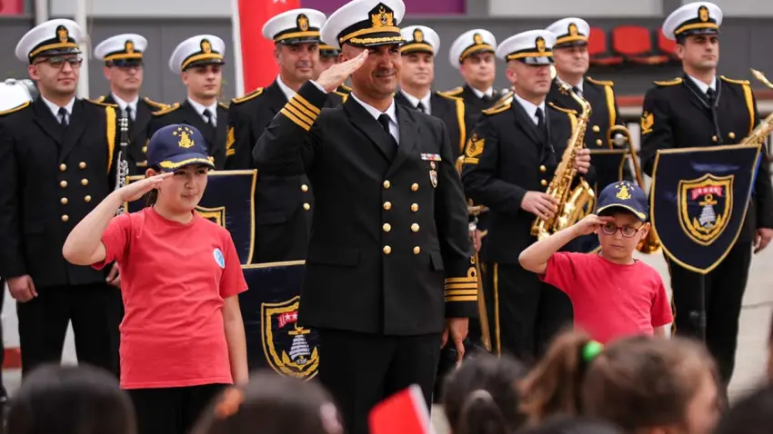  Mehmetçikten minik öğrencilere "Mektup" sürprizi haberinin görseli