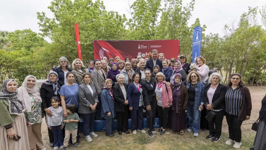 Başkan Tugay’dan şehit anneleri ile anlamlı buluşma haberinin görseli