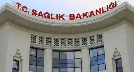 Sağlık Bakanlığı düğmeye bastı: Hantavirüs şüpheli gemideki 3 Türk vatandaşı getiriliyor