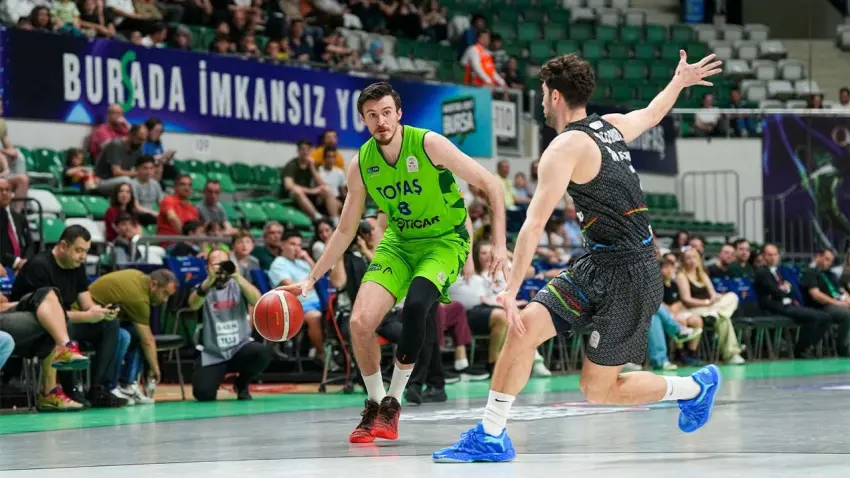 Aliağa Petkimspor, TOFAŞ deplasmanında son anda yıkıldı haberinin görseli