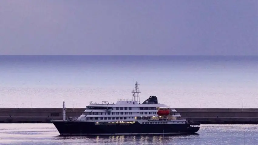 Hantavirüs alarmı verilen gemide tahliye başladı: Aralarında Türkler de var! haberinin görseli