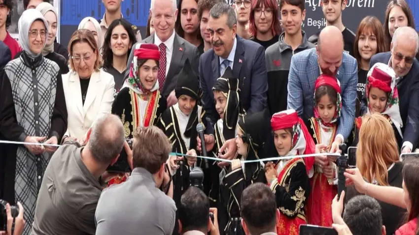 Bakan Tekin'den eğitimde devrim vurgusu: Derslik sayısı 750 bine ulaştı haberinin görseli