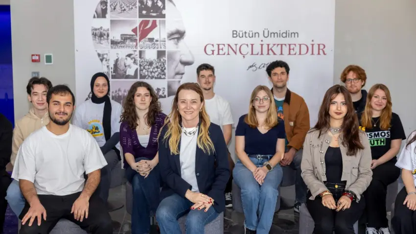 Gençlik 19 Mayıs’ı Ferdi Zeyrek Gençlik Merkezi’nde kutluyor haberinin görseli