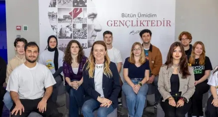 Gençlik 19 Mayıs’ı Ferdi Zeyrek Gençlik Merkezi’nde kutluyor