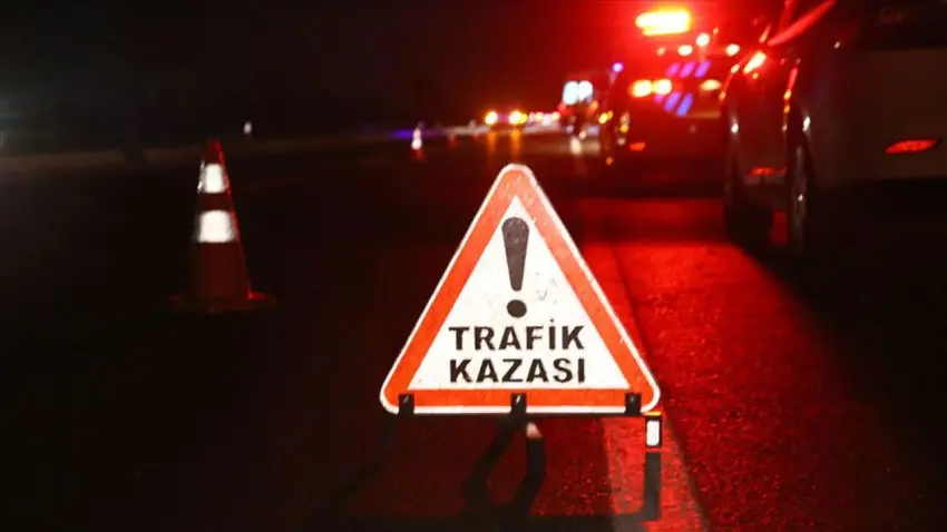İzmir’de kaza: Otomobil ile motosiklet çarpıştı haberinin görseli