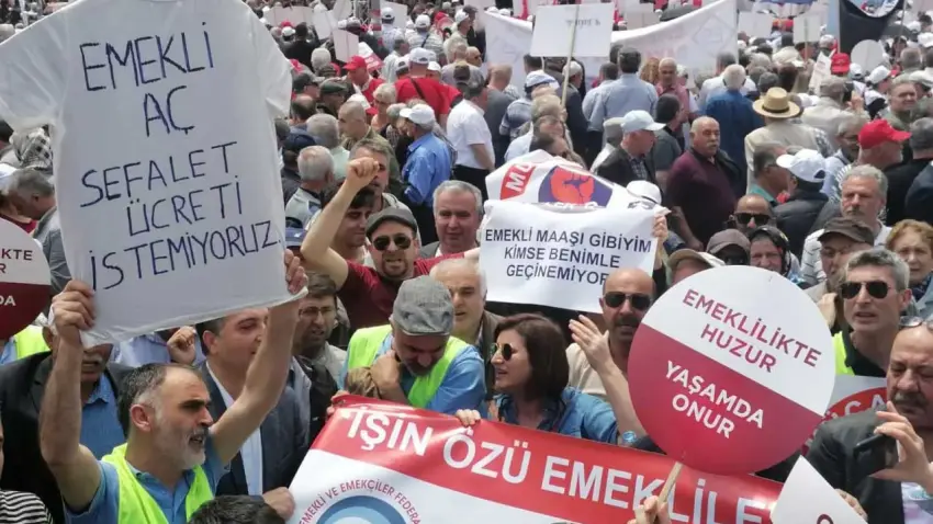 BES İzmir Şubesi’nden emeklilik sistemi tepkisi: Çalışırken yoksullaşmaya, emeklilikte sefalete hayır haberinin görseli