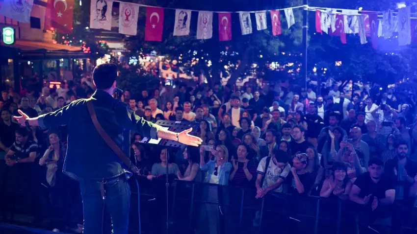 Bornova’da 19 Mayıs coşkusu genç sanatçılarla yaşanacak haberinin görseli