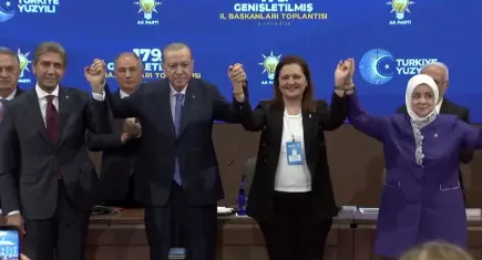 Burcu Köksal resmen AK Parti’de: Cumhurbaşkanı Erdoğan’dan CHP’ye "Şiraze" göndermesi
