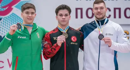 Büyükşehir’in sporcusu Altan'dan Doğan, Dünya Kupası’nda altın madalya kazandı