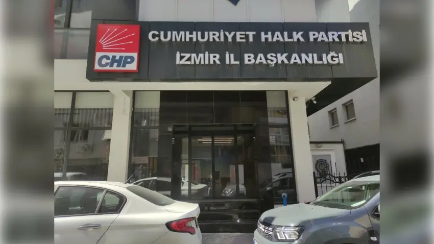 CHP İzmir’de iki isim için ihraç talebi haberinin görseli