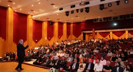 DEÜ’de Türk havacılık tarihi ve TUSAŞ vizyonu konuşuldu