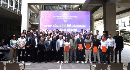 İEÜ Spor Yöneticiliği Programı ilk mezunlarını verdi