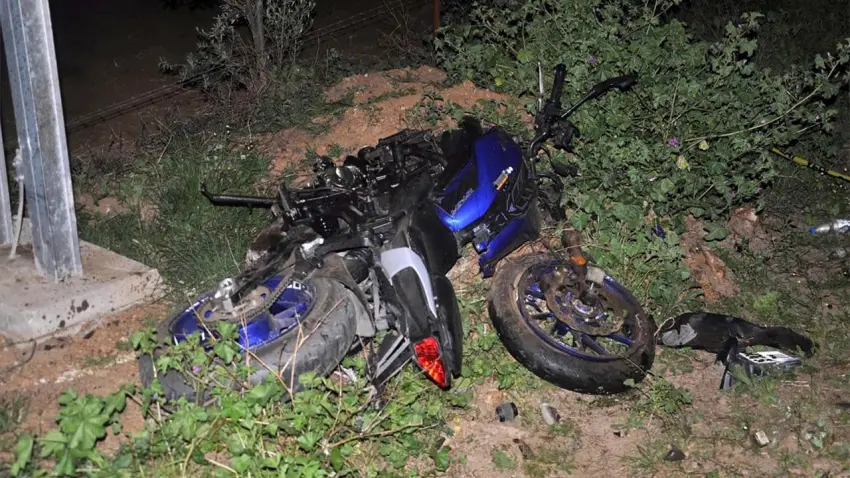 İzmir'de kaza: Kamyonetle çarpışan motosikletin sürücüsü öldü haberinin görseli